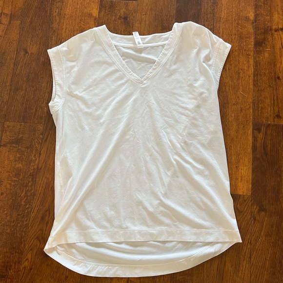 Athleta Tops - Athleta White v-neck t-shirt women’s small